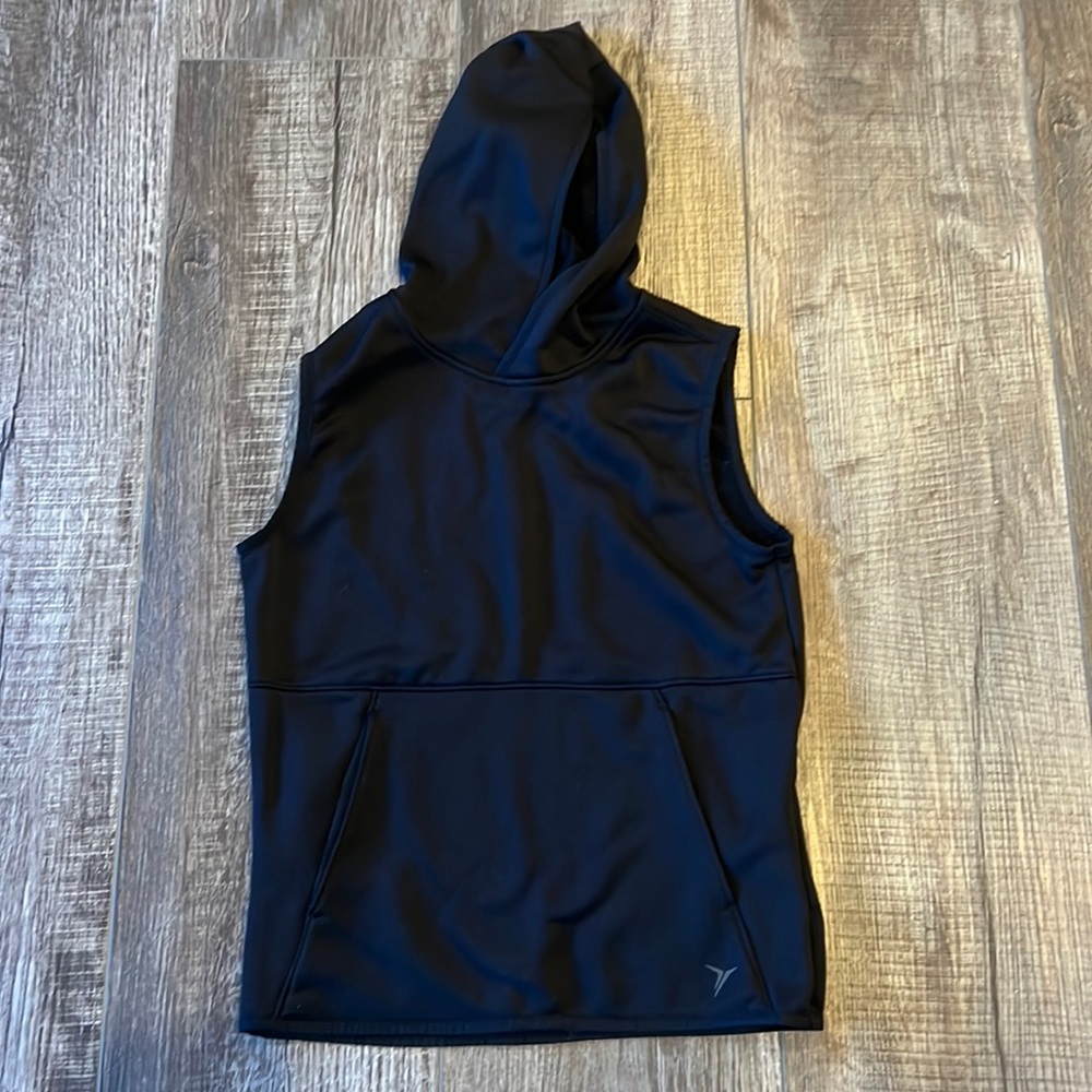 Old Navy Active black sleeveless hoodie. Like new. Size L (10-12)